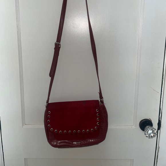 Burgundy wine Nine West leather and suede crossbody bag - Picture 4 of 4